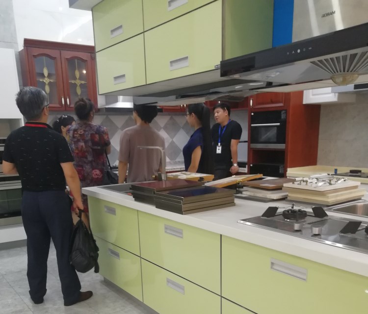 业主周日到博瑞装饰洽谈装修事宜